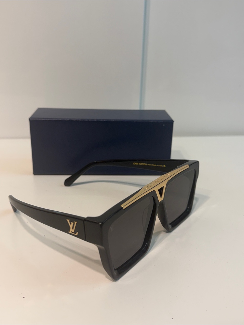 Like new Louis Vuitton Black & Gold men’s LV sunglasses
